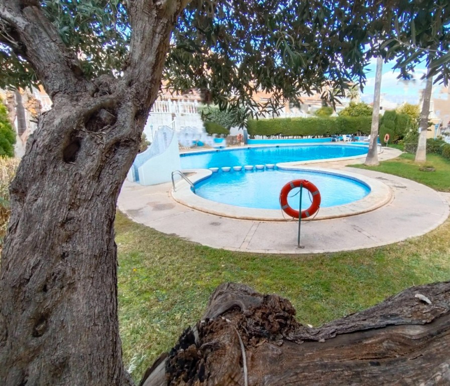 2 Bed, 1 Bath, ApartmentFor Sale, Albir, Alicante
