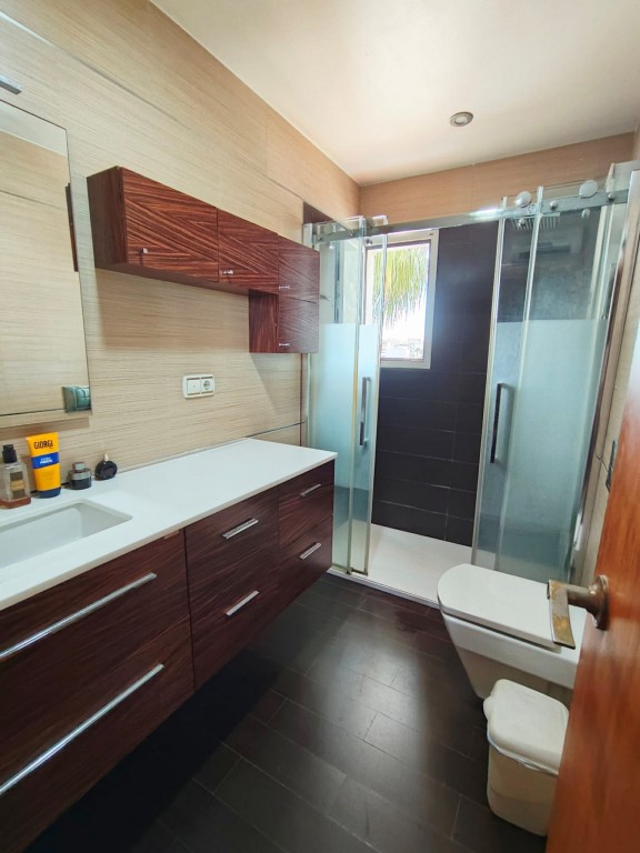 2 Bed, 1 Bath, ApartmentFor Sale, Albir, Alicante