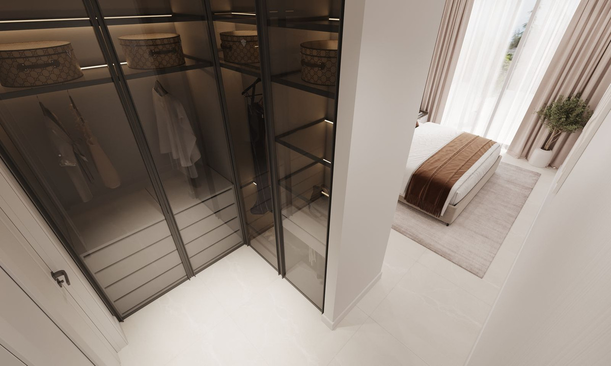 4 Bed, 3 Bath, ApartmentFor Sale, New Golden Mile, Malaga