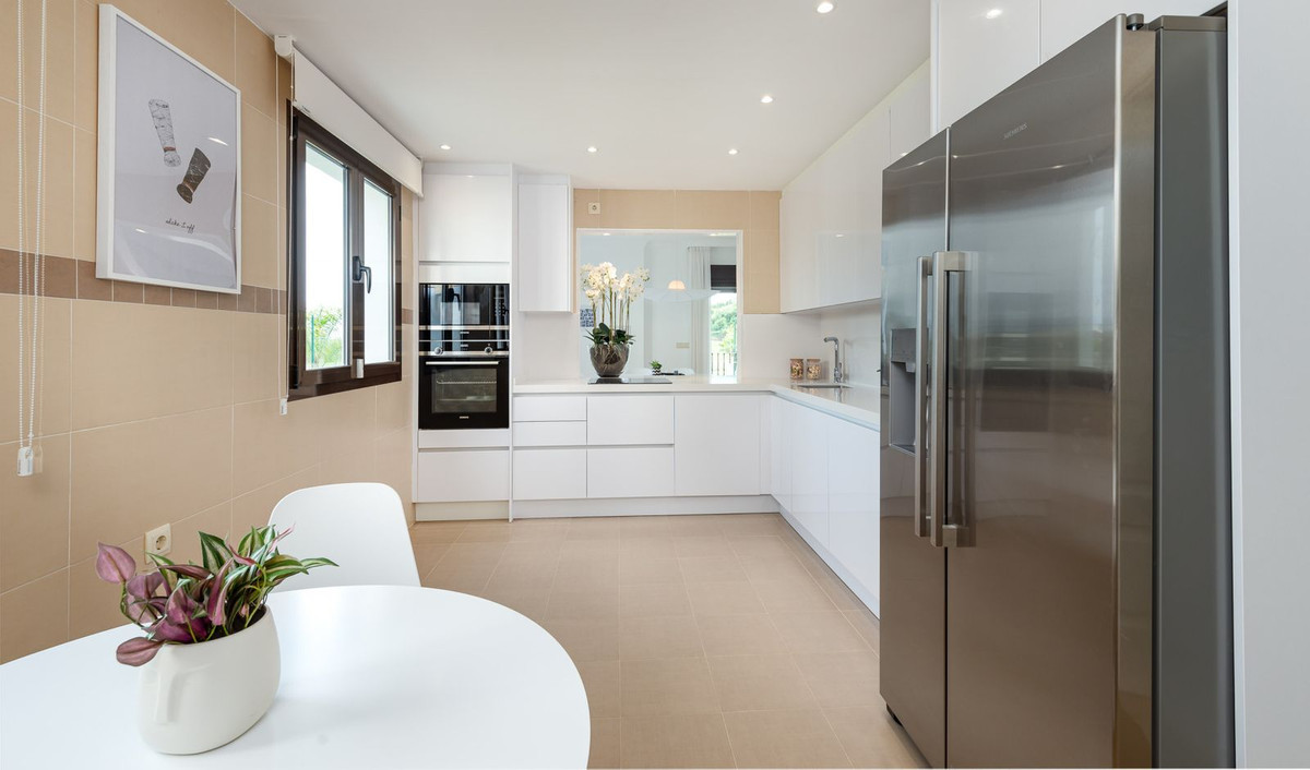 3 Bed, 3 Bath, HouseFor Sale, Estepona, Malaga