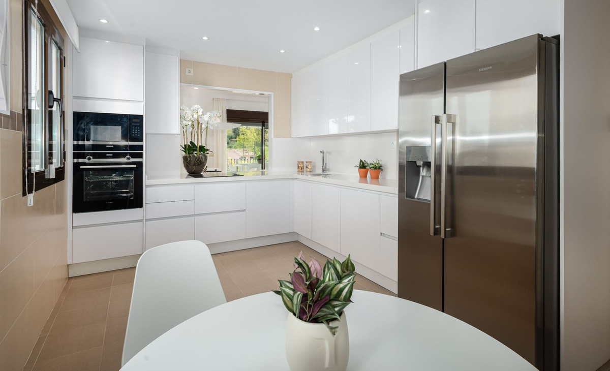 3 Bed, 3 Bath, HouseFor Sale, Estepona, Malaga