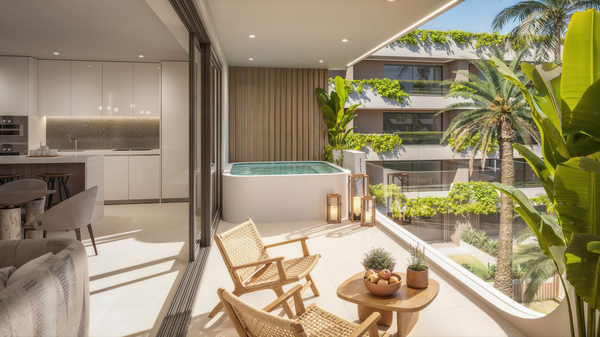 4 Bed, 2 Bath, ApartmentFor Sale, San Pedro de Alcantara, Malaga