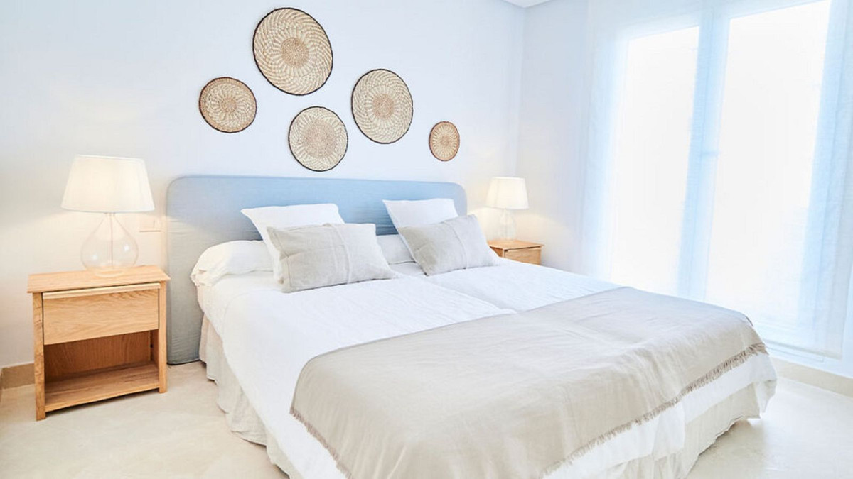 2 Bed, 2 Bath, ApartmentFor Sale, Aloha, Malaga