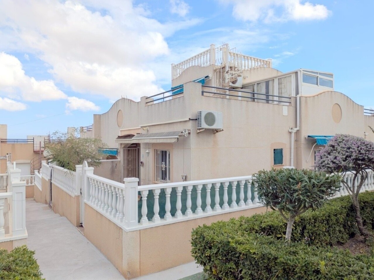 3 Bed, 1 Bath, HouseFor Sale, Los Balcones, Alicante