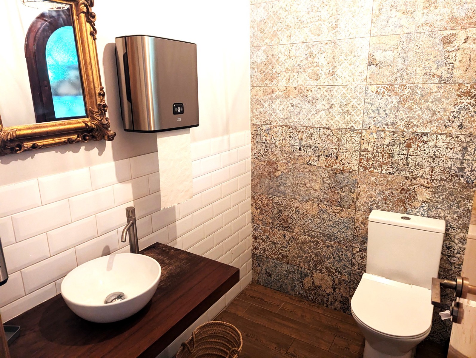 Commercial Property, For Sale