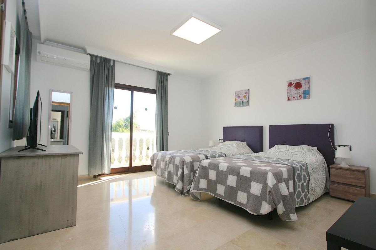 8 Bed, 5 Bath, HouseFor Sale, Sierrezuela, Malaga