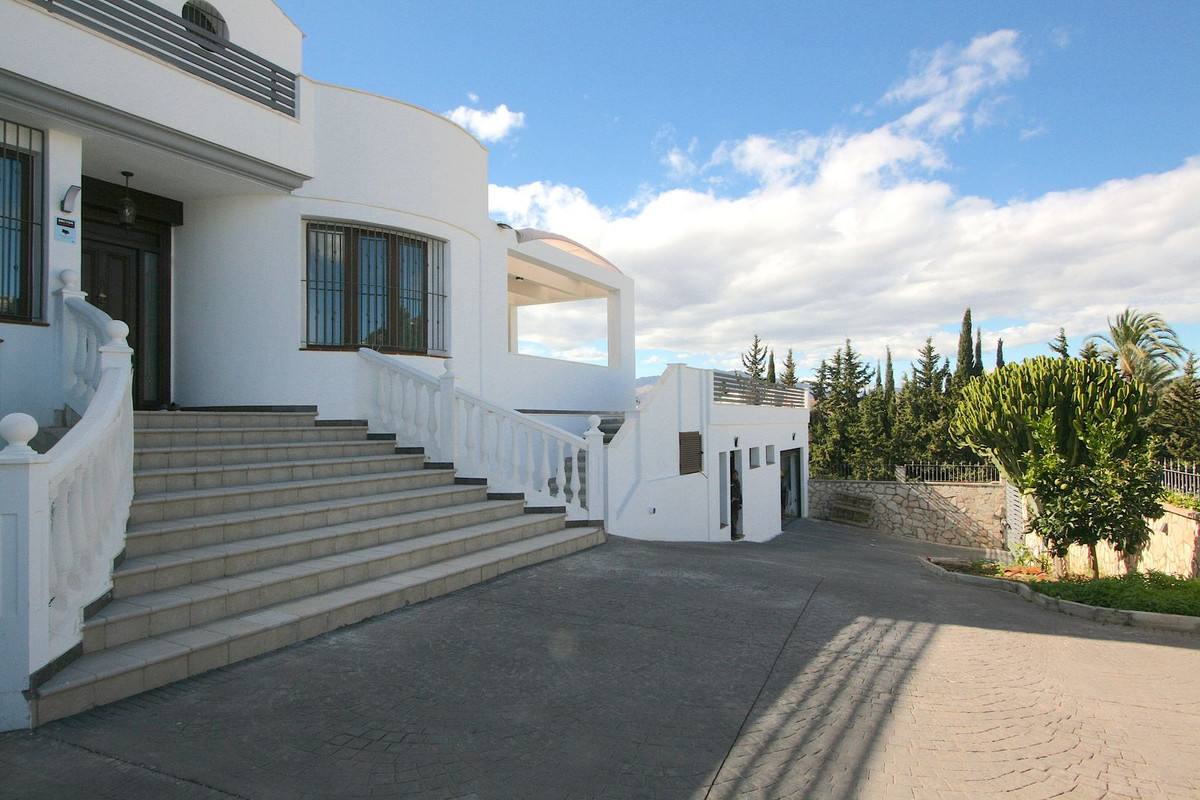 8 Bed, 5 Bath, HouseFor Sale, Sierrezuela, Malaga