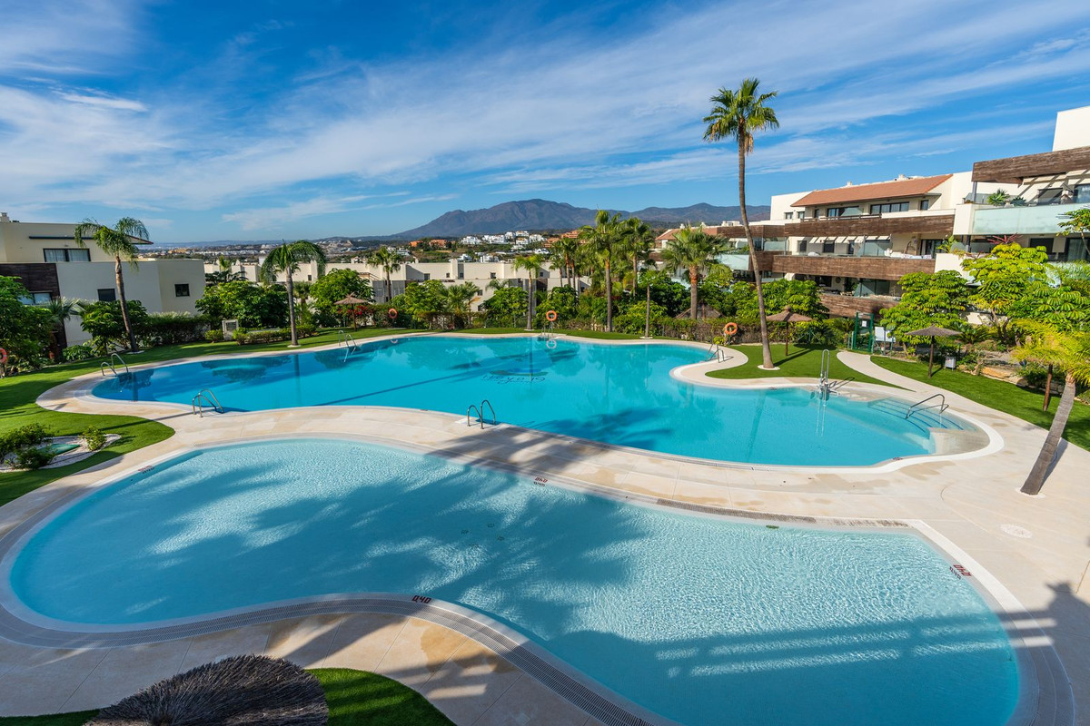 2 Bed, 2 Bath, ApartmentFor Sale, Los Flamingos Golf, Malaga