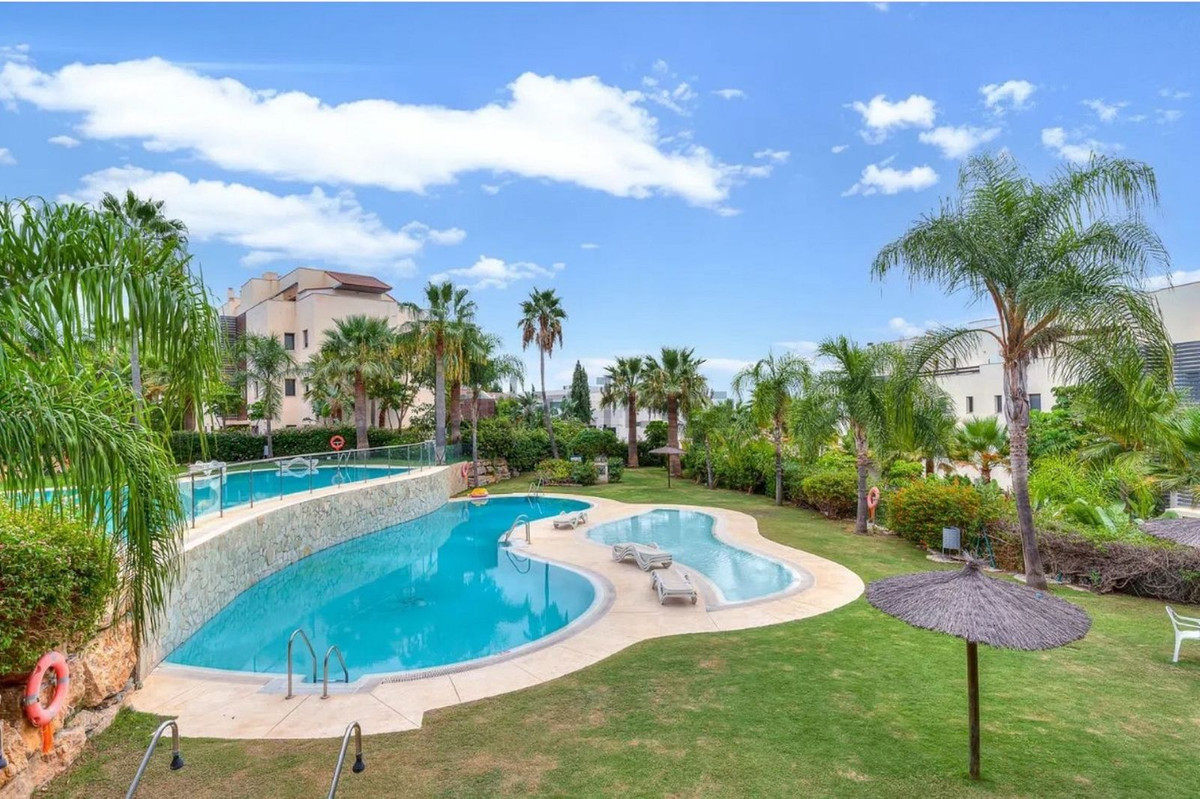 2 Bed, 2 Bath, ApartmentFor Sale, Los Flamingos Golf, Malaga