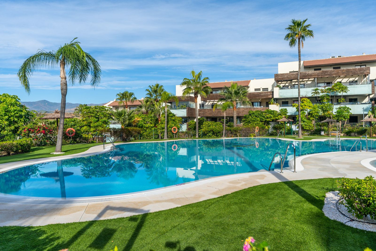 2 Bed, 2 Bath, ApartmentFor Sale, Los Flamingos Golf, Malaga