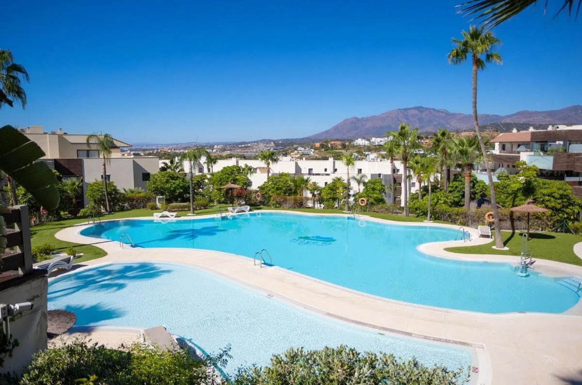2 Bed, 2 Bath, ApartmentFor Sale, Los Flamingos Golf, Malaga