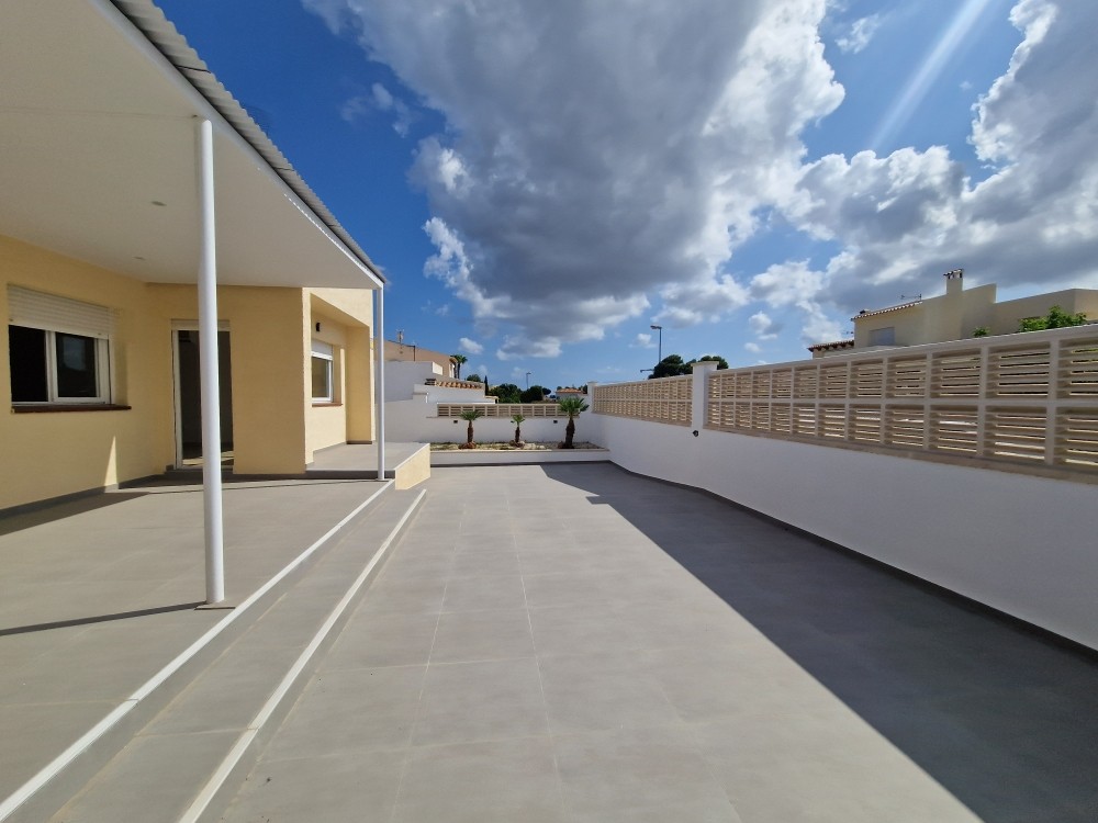 3 Bed, 2 Bath, HouseFor Sale, La Nucia, Alicante