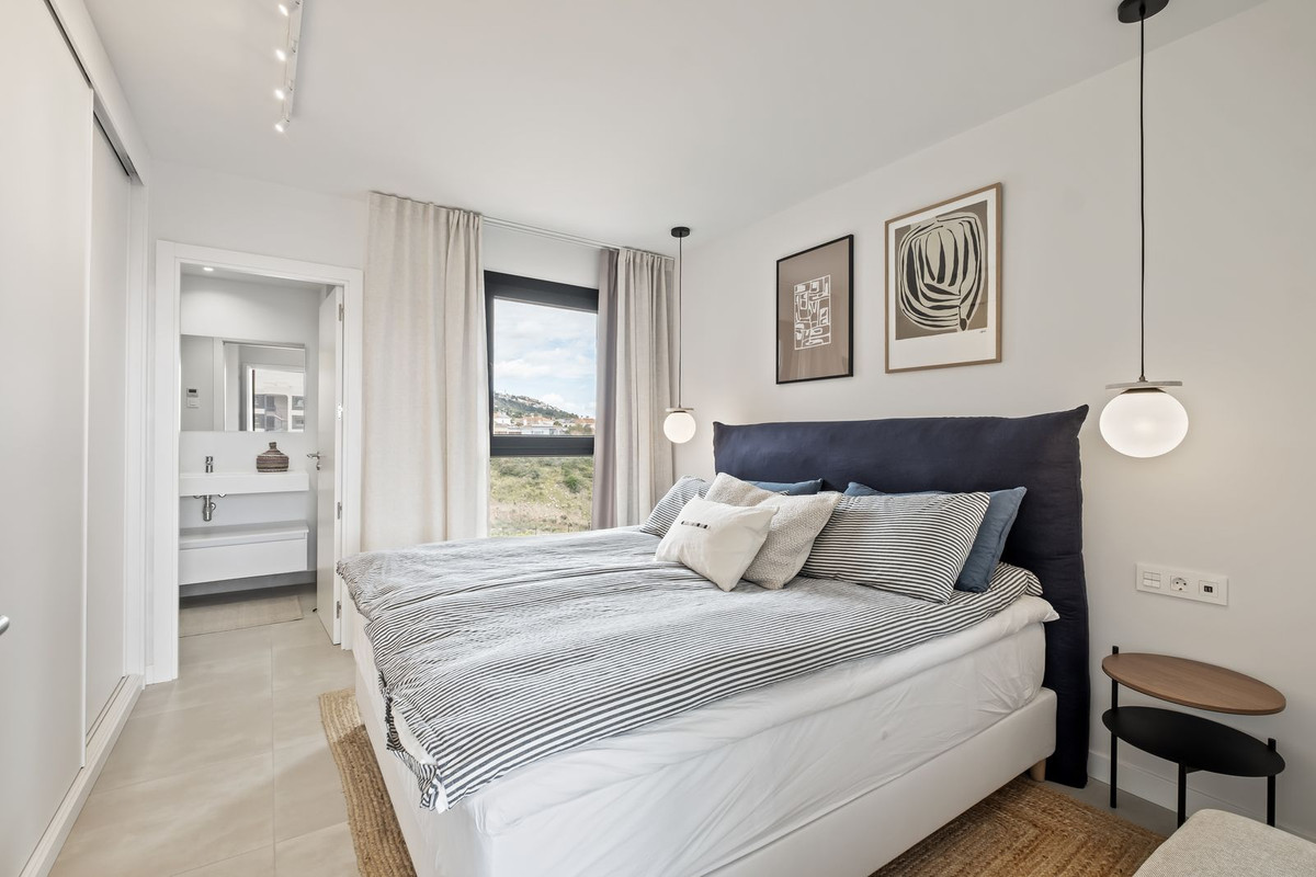 2 Bed, 2 Bath, ApartmentFor Sale, Fuengirola, Malaga