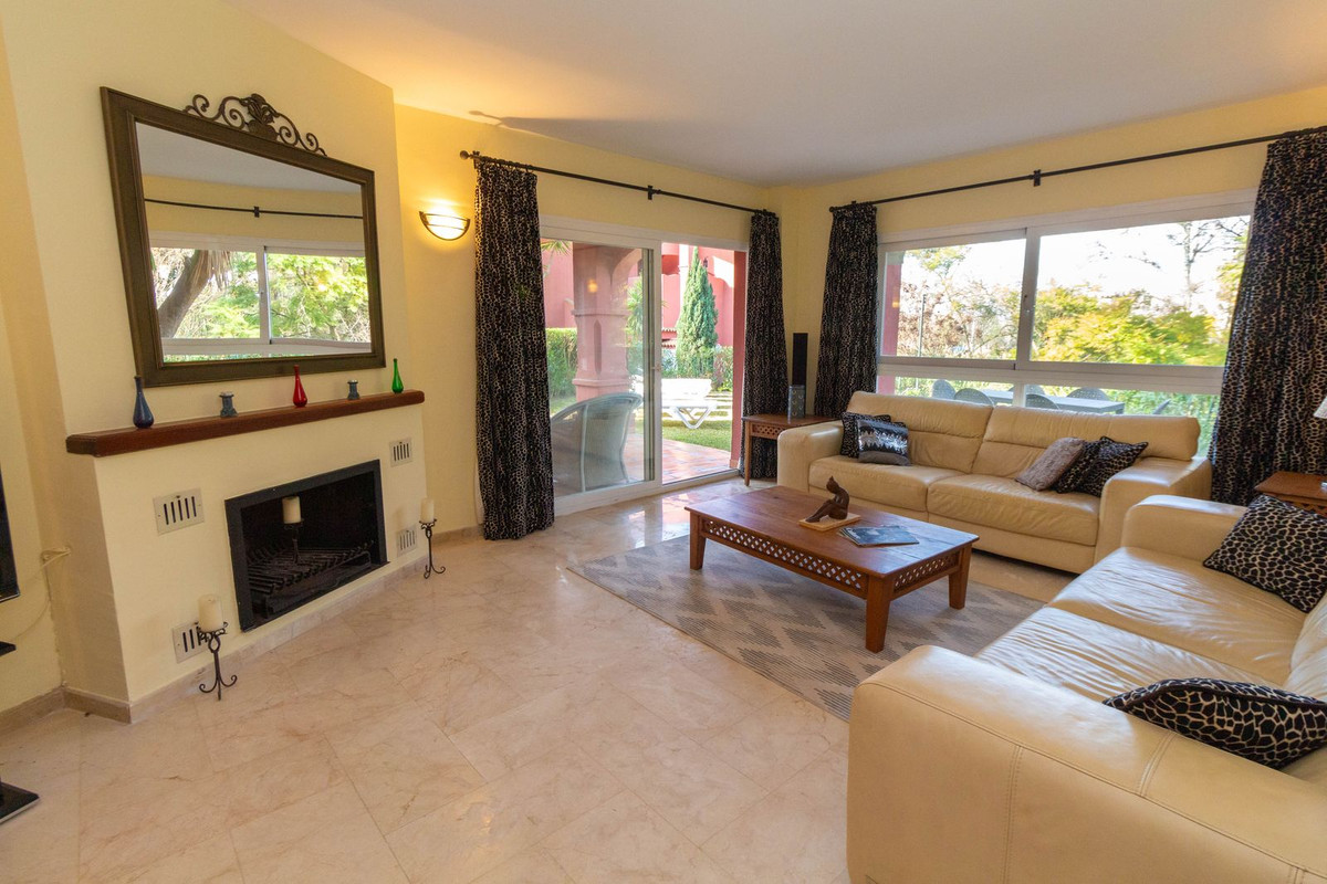 3 Bed, 2 Bath, ApartmentFor Sale, Elviria, Malaga