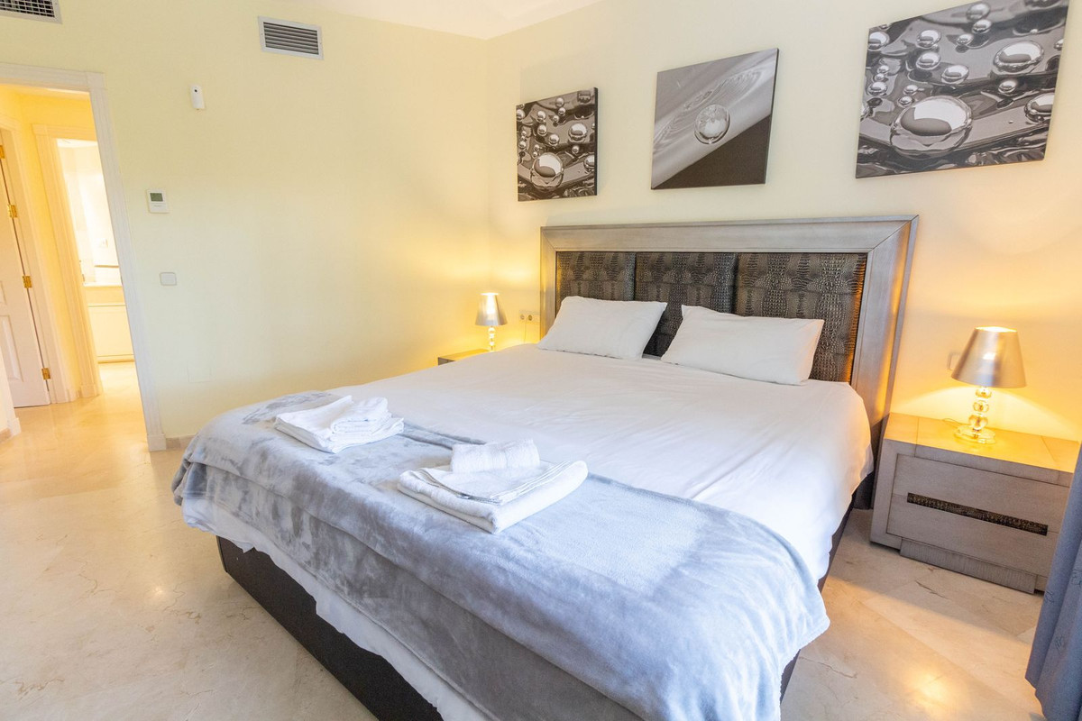 3 Bed, 2 Bath, ApartmentFor Sale, Elviria, Malaga