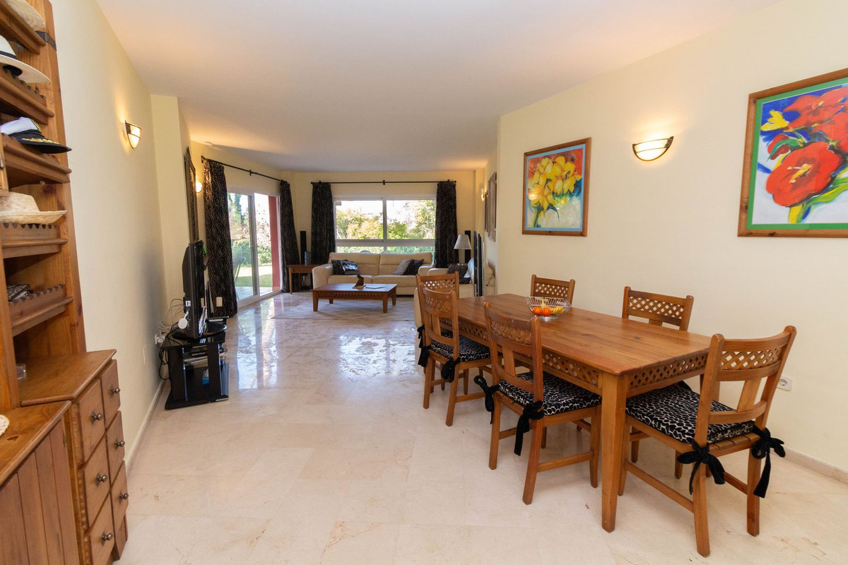 3 Bed, 2 Bath, ApartmentFor Sale, Elviria, Malaga