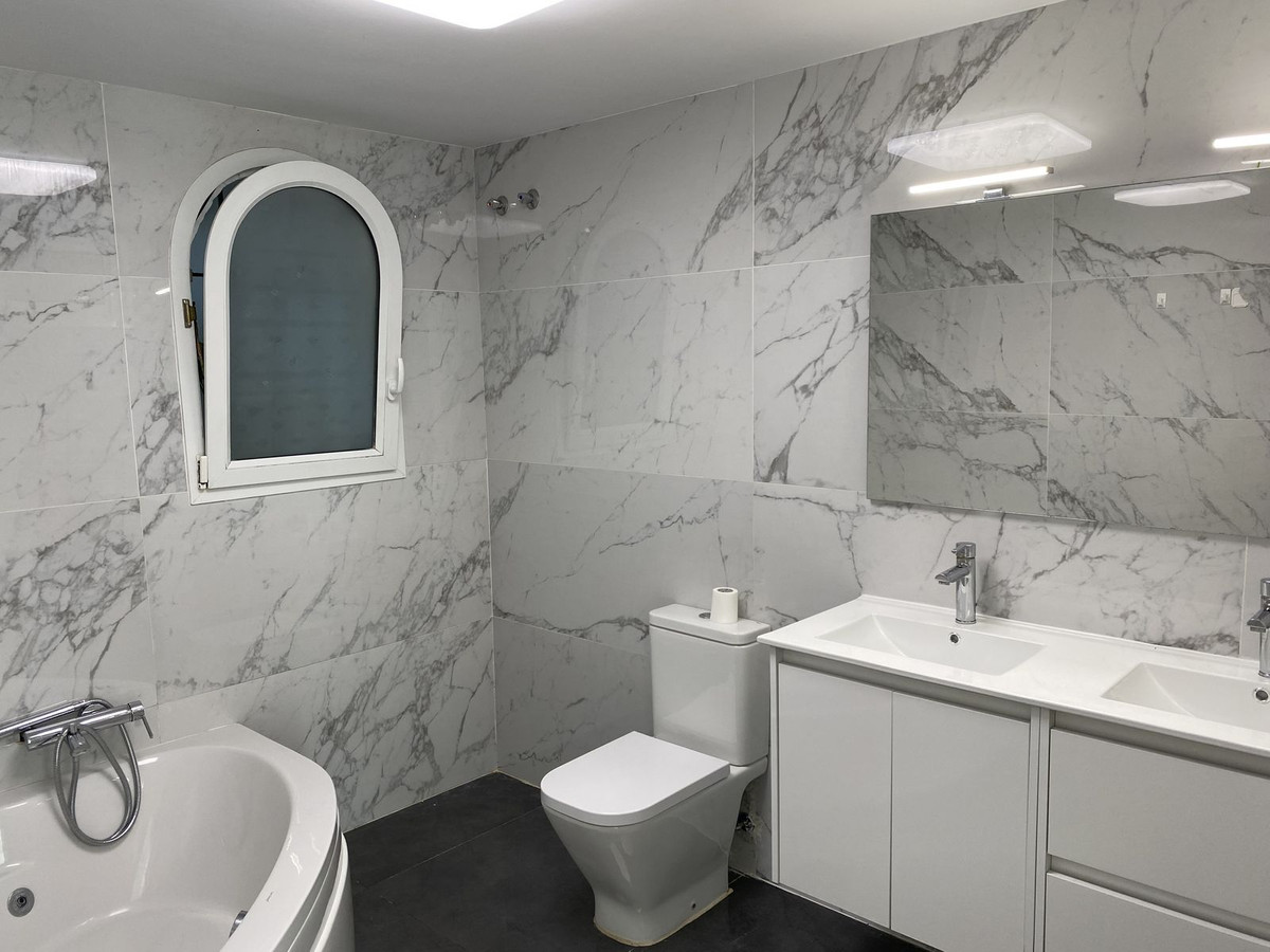 3 Bed, 2 Bath, ApartmentFor Sale, Mijas, Malaga