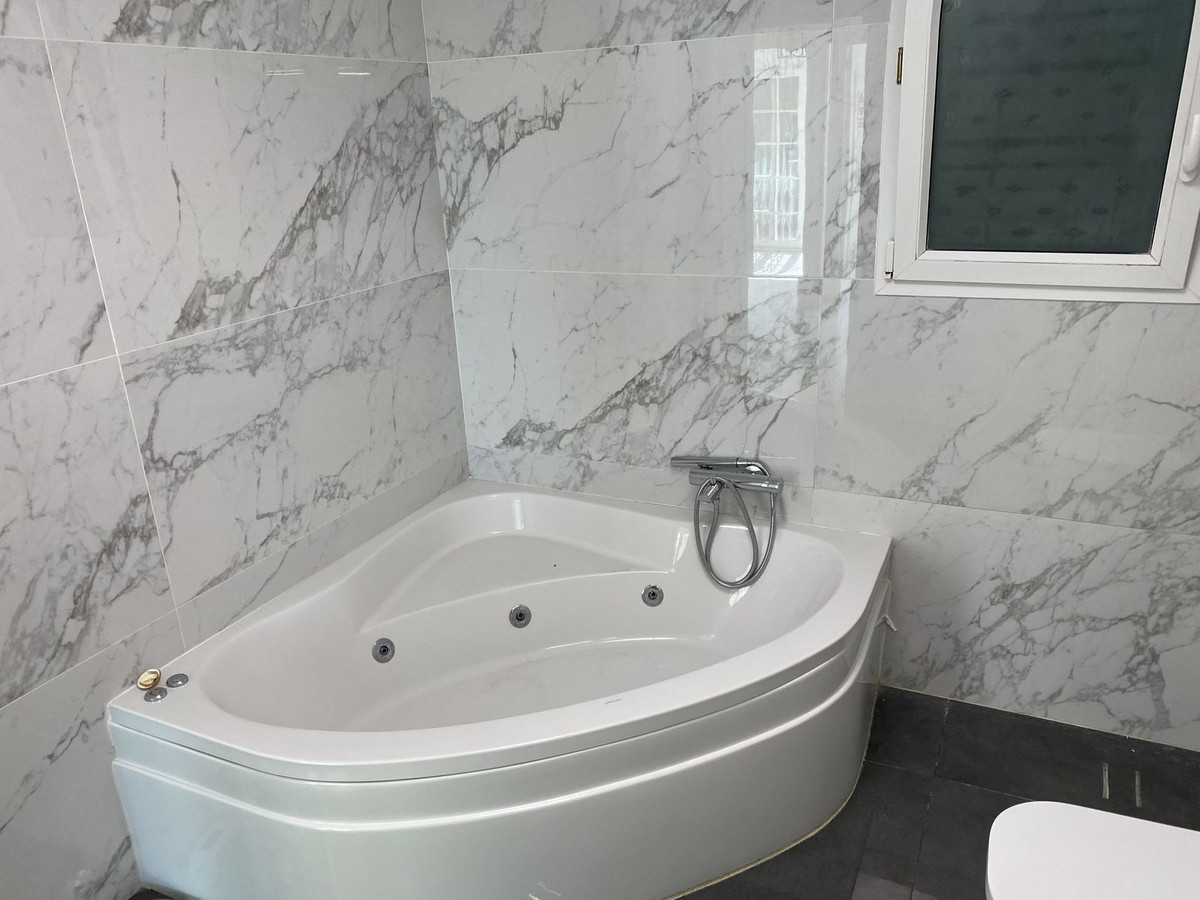 3 Bed, 2 Bath, ApartmentFor Sale, Mijas, Malaga