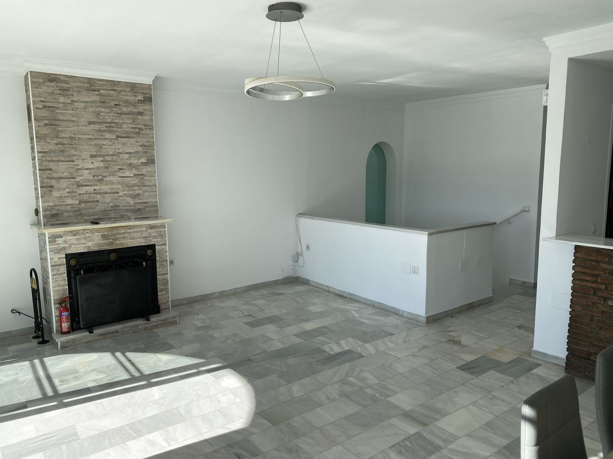 3 Bed, 2 Bath, ApartmentFor Sale, Mijas, Malaga
