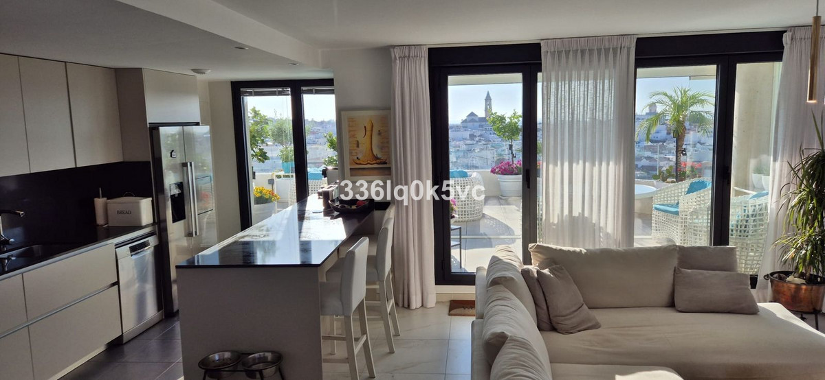 3 Bed, 2 Bath, ApartmentFor Sale, Estepona, Malaga