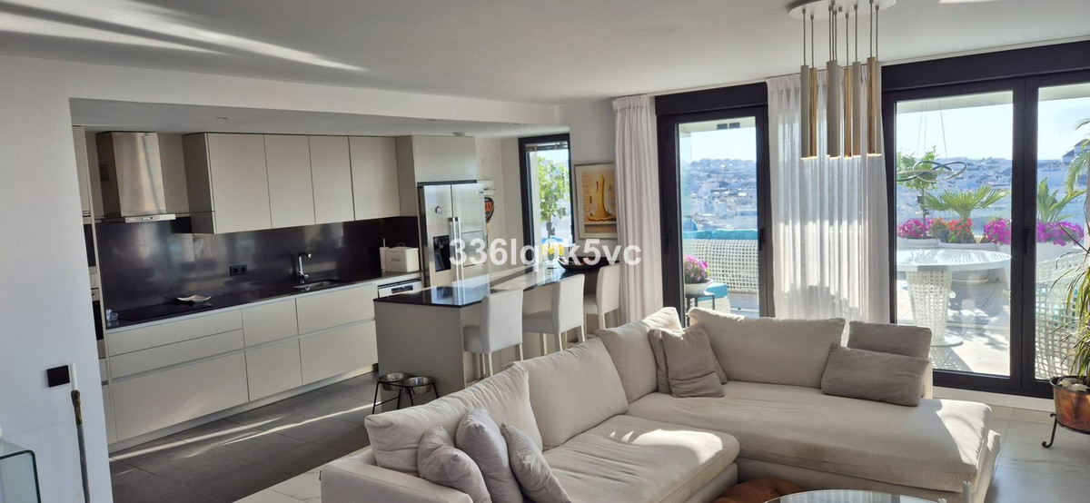 3 Bed, 2 Bath, ApartmentFor Sale, Estepona, Malaga