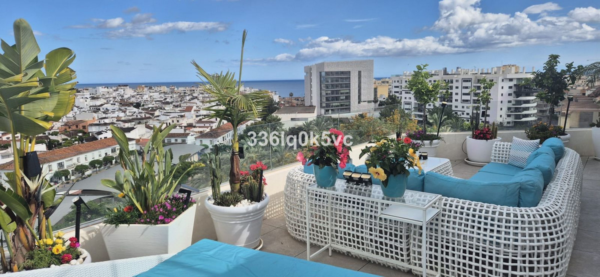 3 Bed, 2 Bath, ApartmentFor Sale, Estepona, Malaga