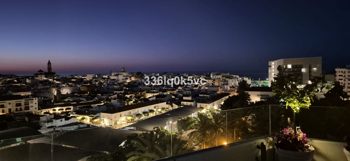 3 Bed, 2 Bath, ApartmentFor Sale, Estepona, Malaga