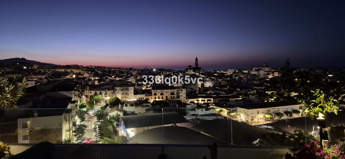 3 Bed, 2 Bath, ApartmentFor Sale, Estepona, Malaga