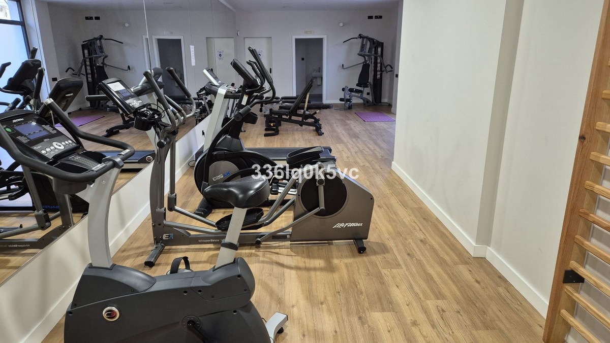 3 Bed, 2 Bath, ApartmentFor Sale, Estepona, Malaga