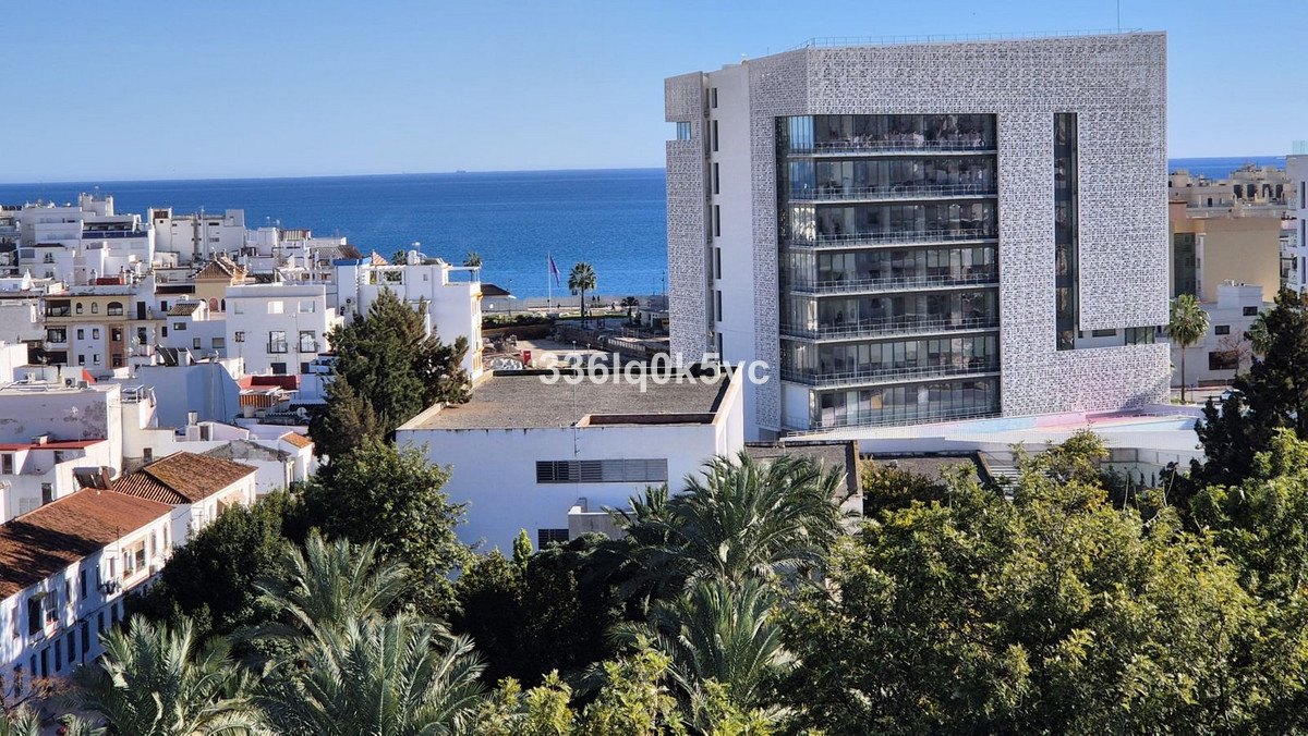3 Bed, 2 Bath, ApartmentFor Sale, Estepona, Malaga