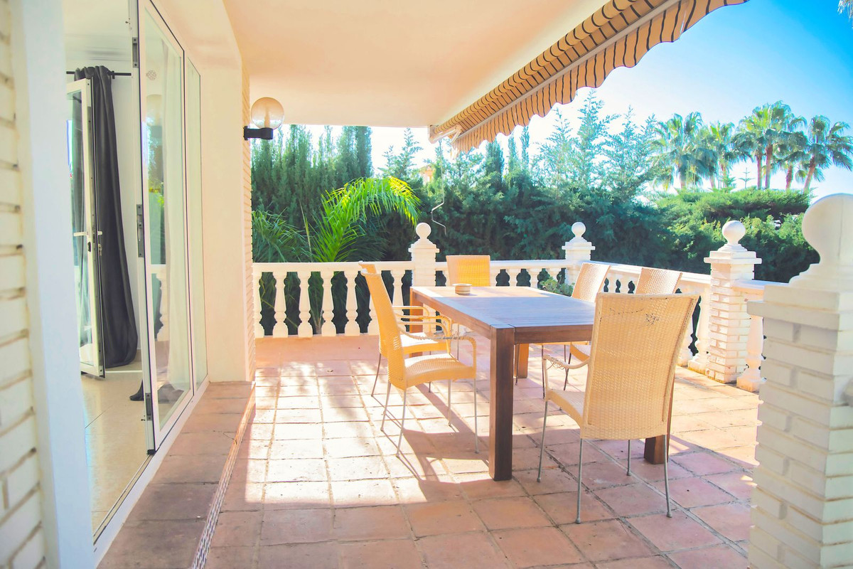 5 Bed, 4 Bath, HouseFor Sale, La Capellania, Malaga