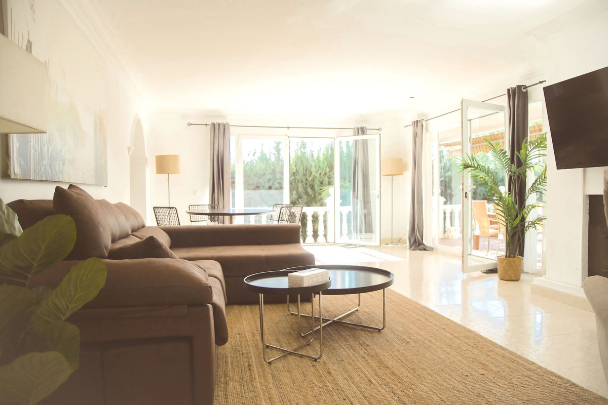 5 Bed, 4 Bath, HouseFor Sale, La Capellania, Malaga