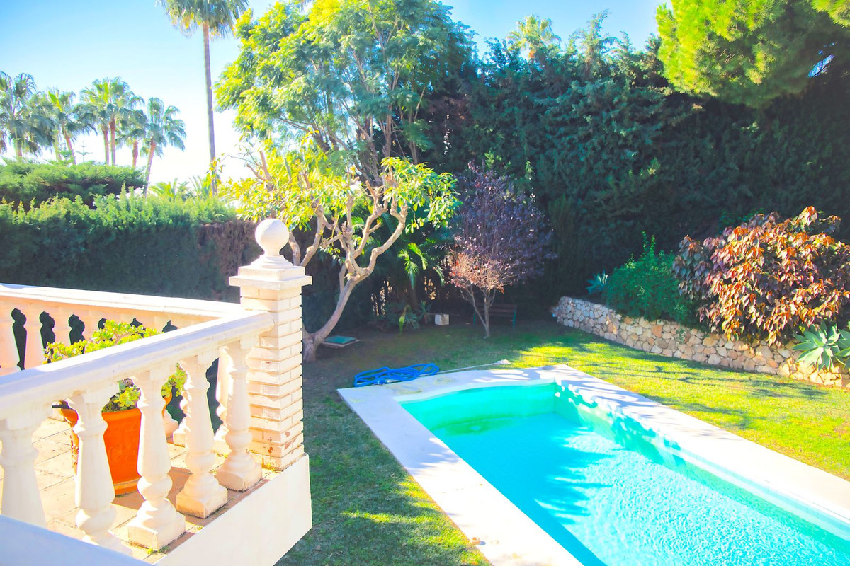 5 Bed, 4 Bath, HouseFor Sale, La Capellania, Malaga