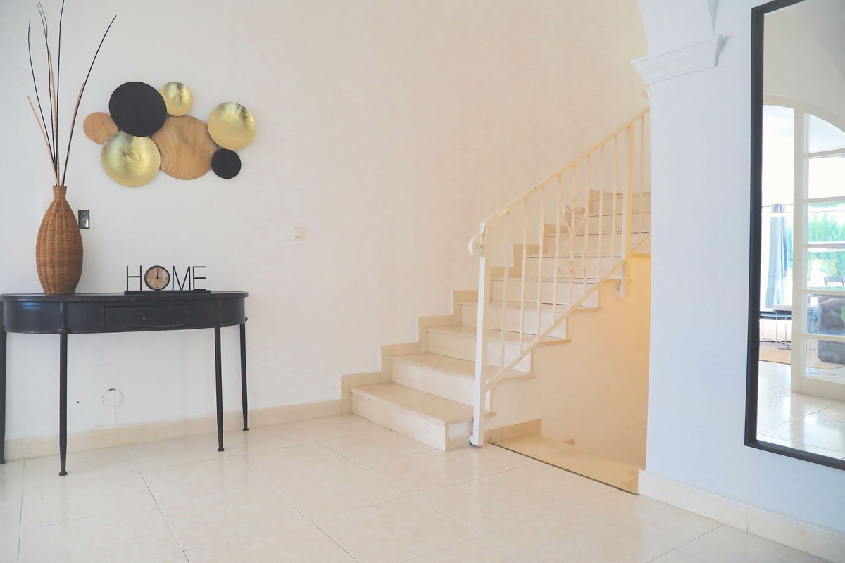 5 Bed, 4 Bath, HouseFor Sale, La Capellania, Malaga