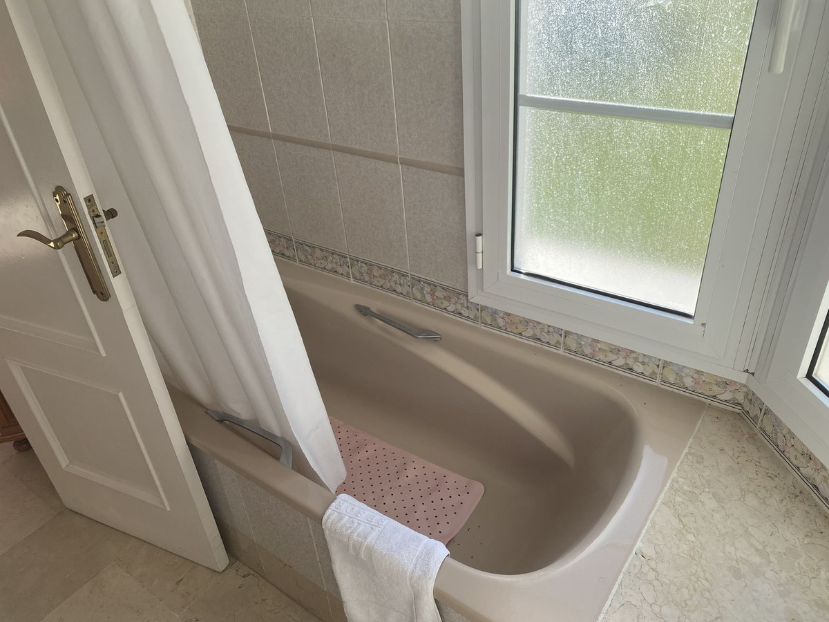 3 Bed, 2 Bath, ApartmentFor Sale, Mijas, Malaga