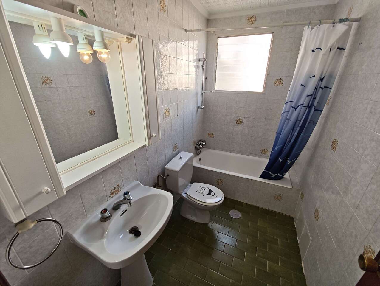 4 Bed, 2 Bath, ApartmentFor Sale, Salinas, Alicante