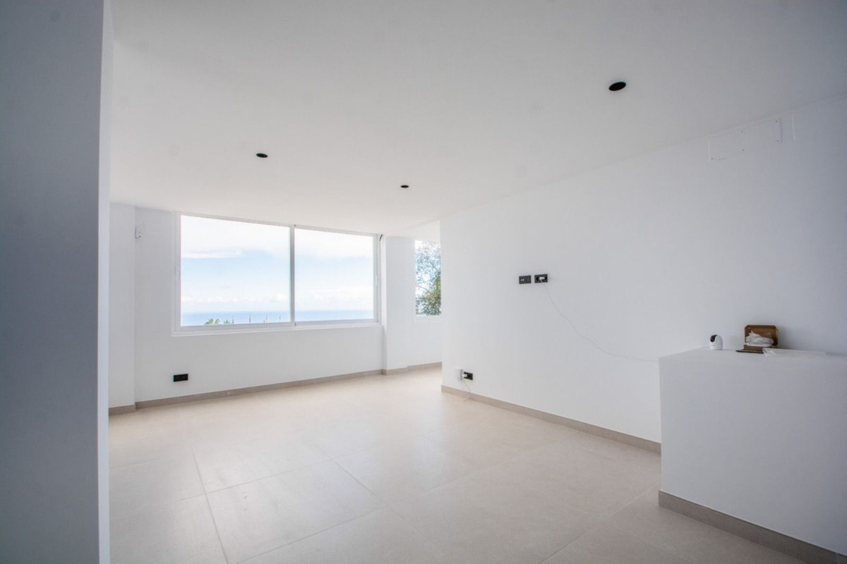 3 Bed, 3 Bath, ApartmentFor Sale, La Mairena, Malaga