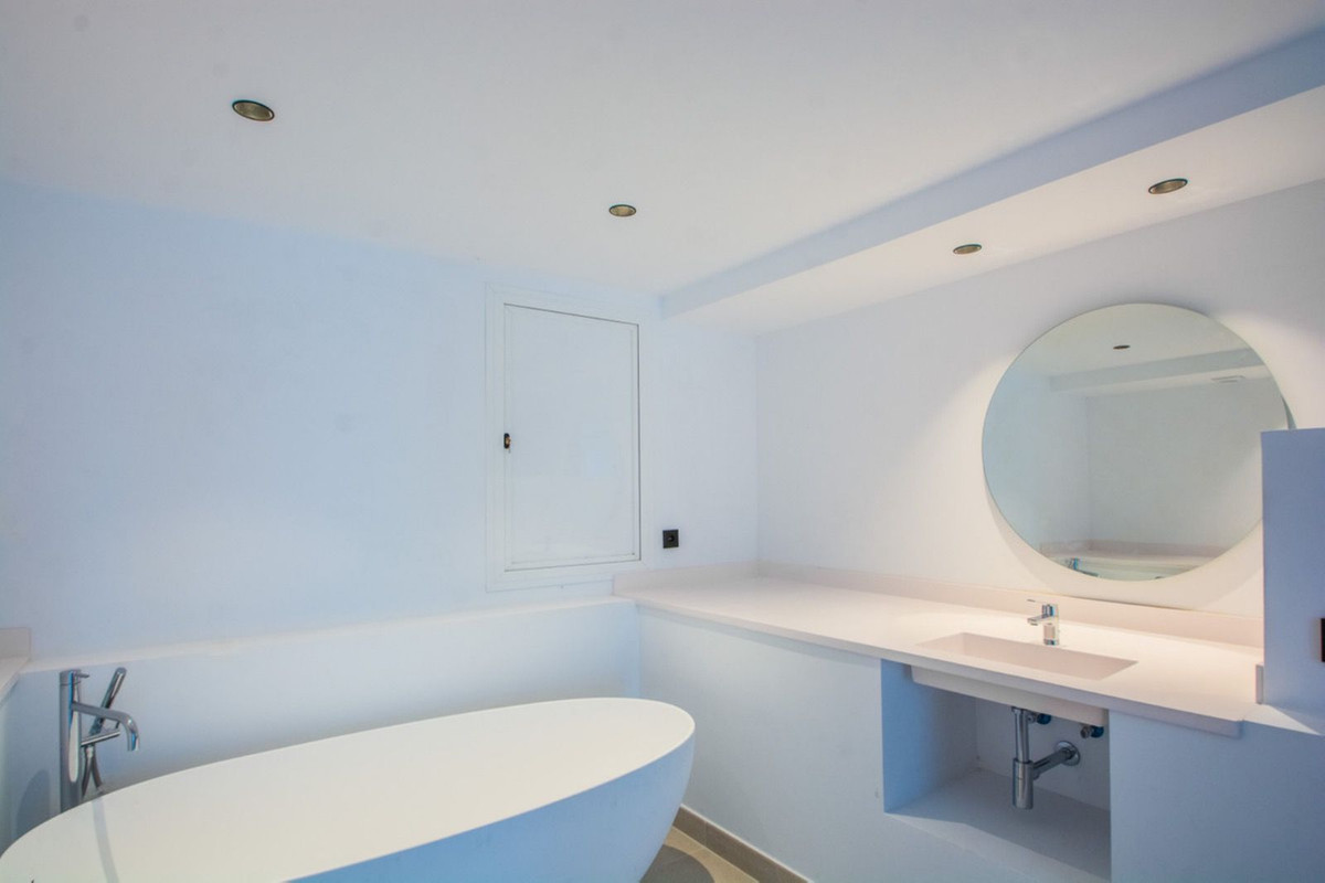 3 Bed, 3 Bath, ApartmentFor Sale, La Mairena, Malaga