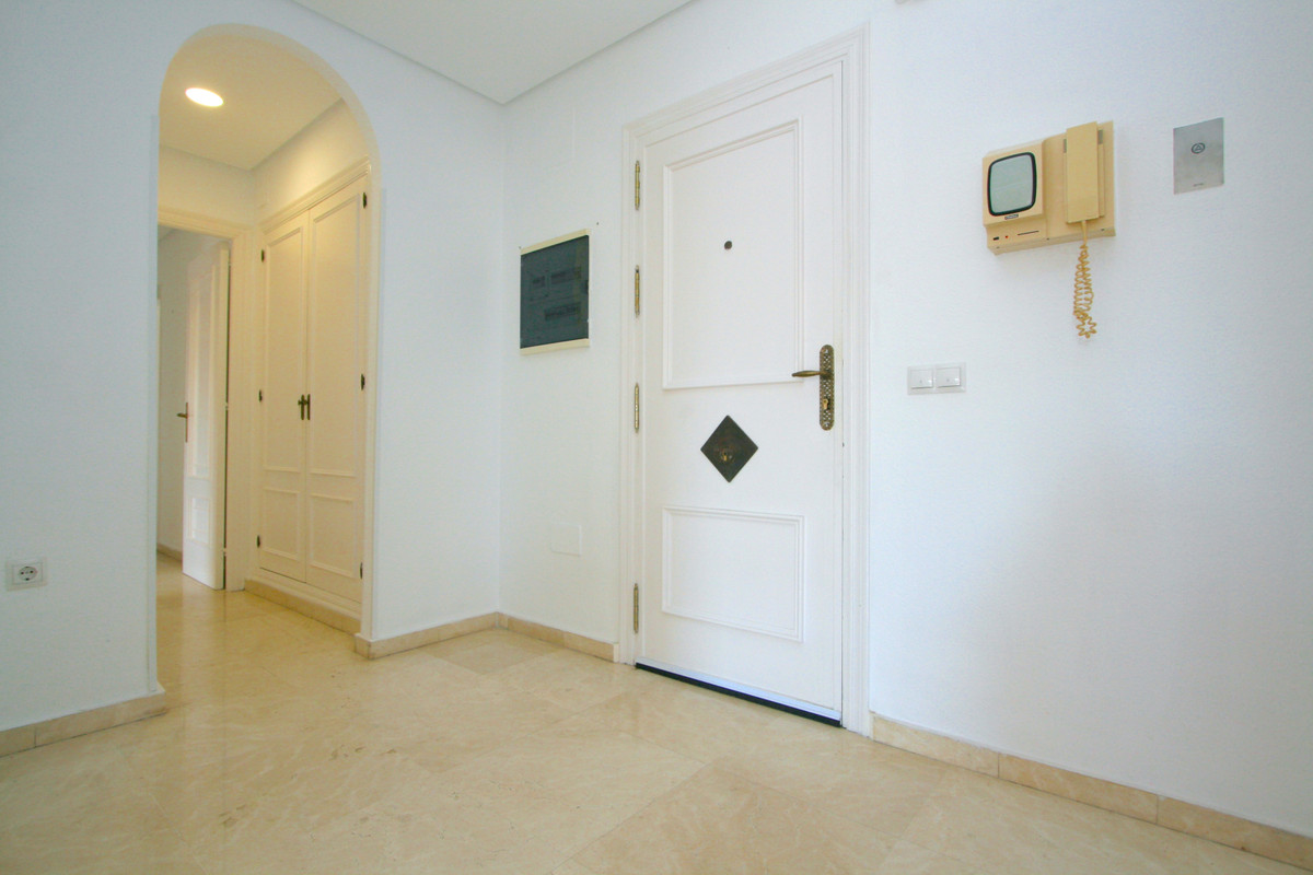 6 Bed, 2 Bath, ApartmentFor Sale, Fuengirola, Malaga