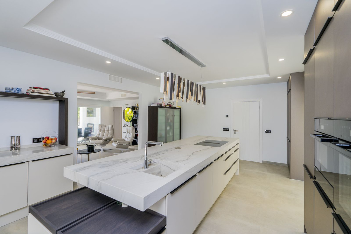 10 Bed, 10 Bath, HouseFor Sale, Atalaya, Malaga