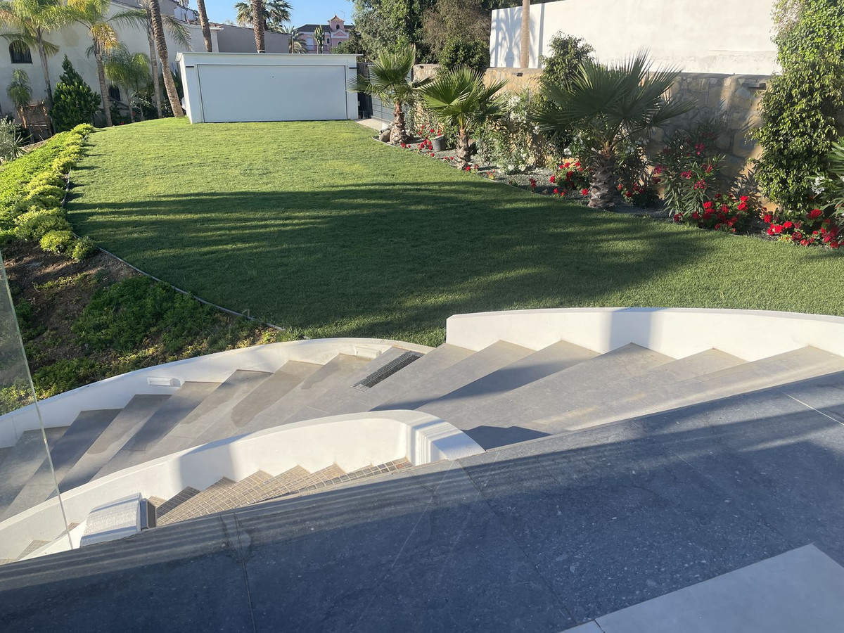 10 Bed, 10 Bath, HouseFor Sale, Atalaya, Malaga