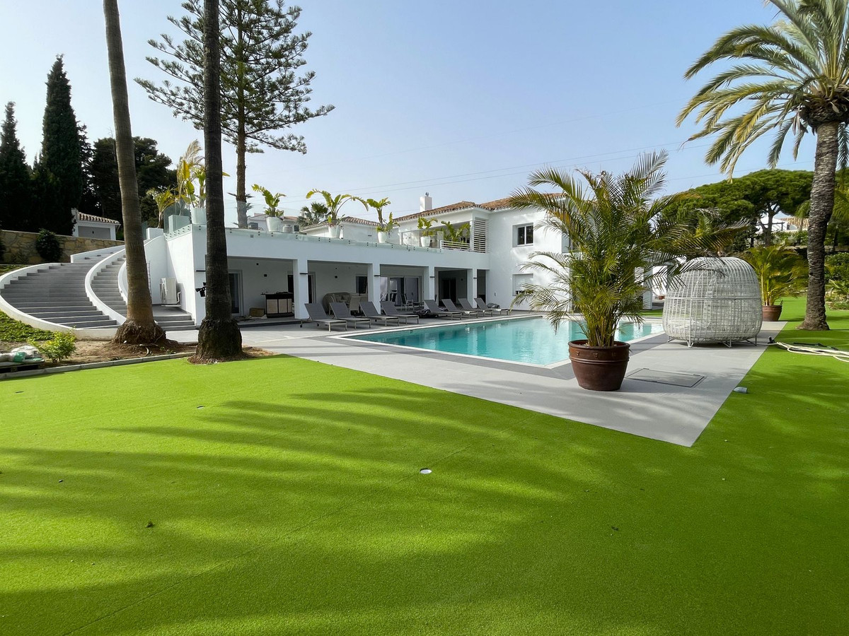 10 Bed, 10 Bath, HouseFor Sale, Atalaya, Malaga