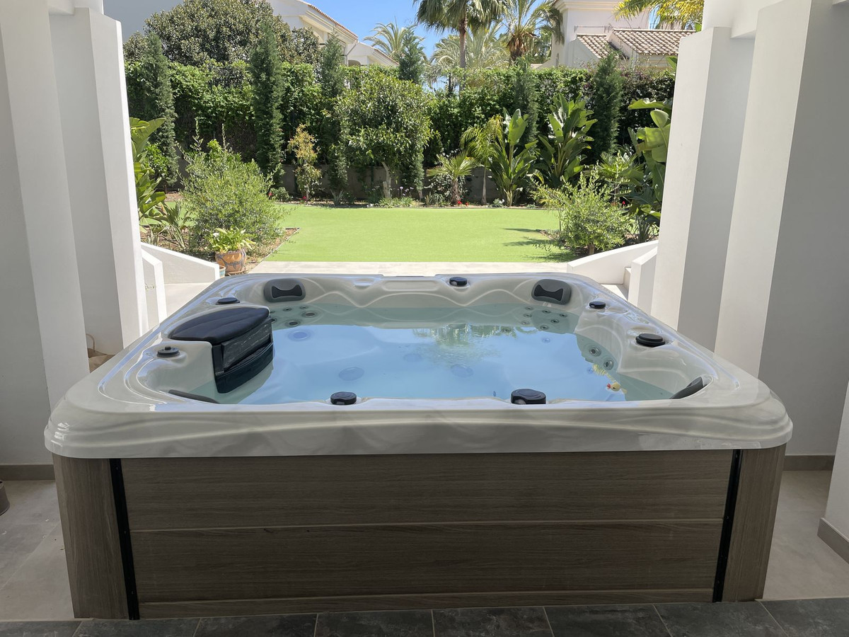 10 Bed, 10 Bath, HouseFor Sale, Atalaya, Malaga