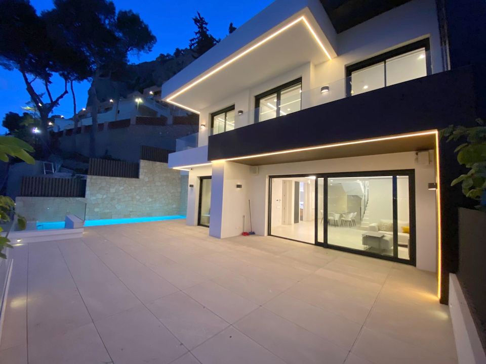 4 Bed, 2 Bath, ApartmentFor Sale, Benidorm, Alicante