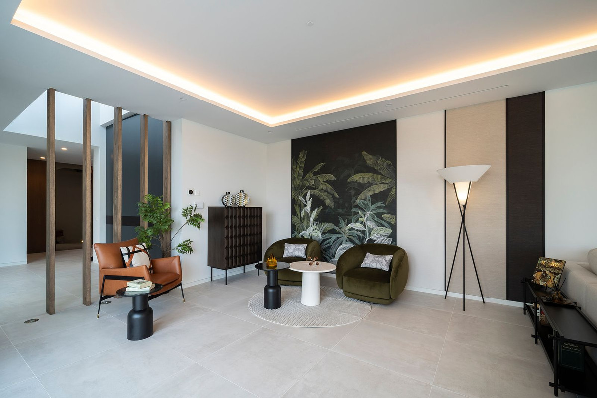 6 Bed, 9 Bath, HouseFor Sale, El Paraíso, Estepona, Malaga