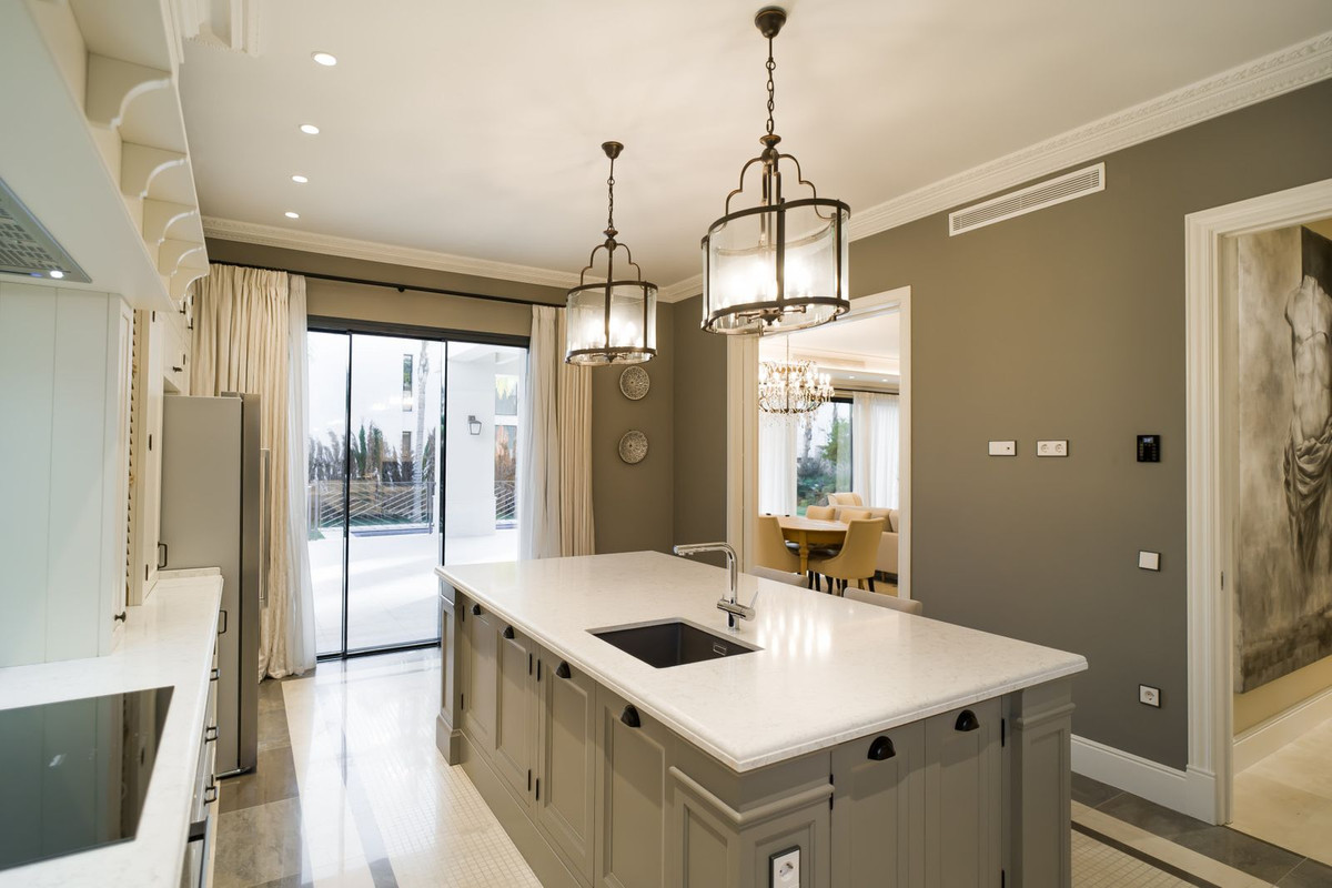 6 Bed, 6 Bath, HouseFor Sale, Los Flamingos Golf, Malaga