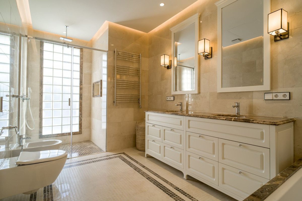 6 Bed, 6 Bath, HouseFor Sale, Los Flamingos Golf, Malaga