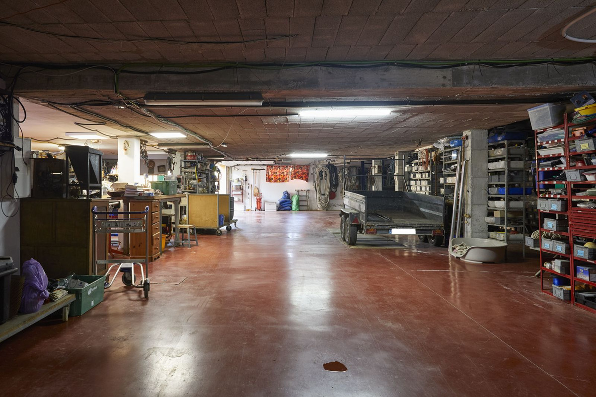 5 Bed, 5 Bath, HouseFor Sale, Golden Mile, Malaga