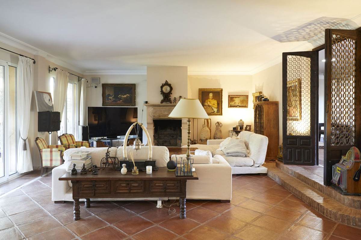 5 Bed, 5 Bath, HouseFor Sale, Golden Mile, Malaga