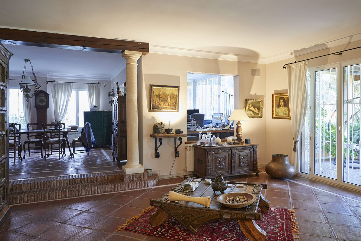 5 Bed, 5 Bath, HouseFor Sale, Golden Mile, Malaga